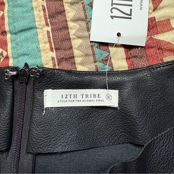 NWT 12th Tribe Black high rise shorts size medium - Picture 2 of 8